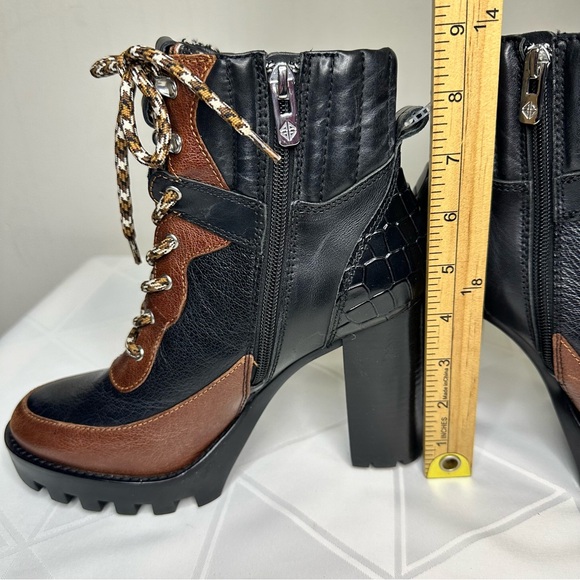 NWOB ANTONIO MELANI Women's Penn Leather and Fabric Lug Sole Boots Size 8.5 M - Picture 8 of 9